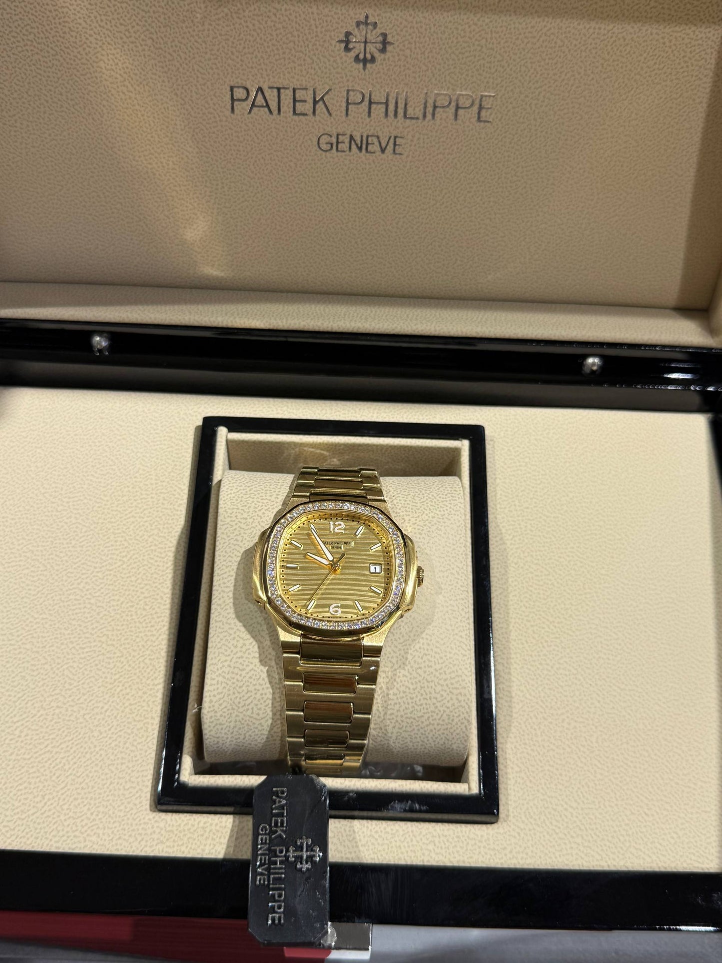 Patek Philippe femme Gold serti gold