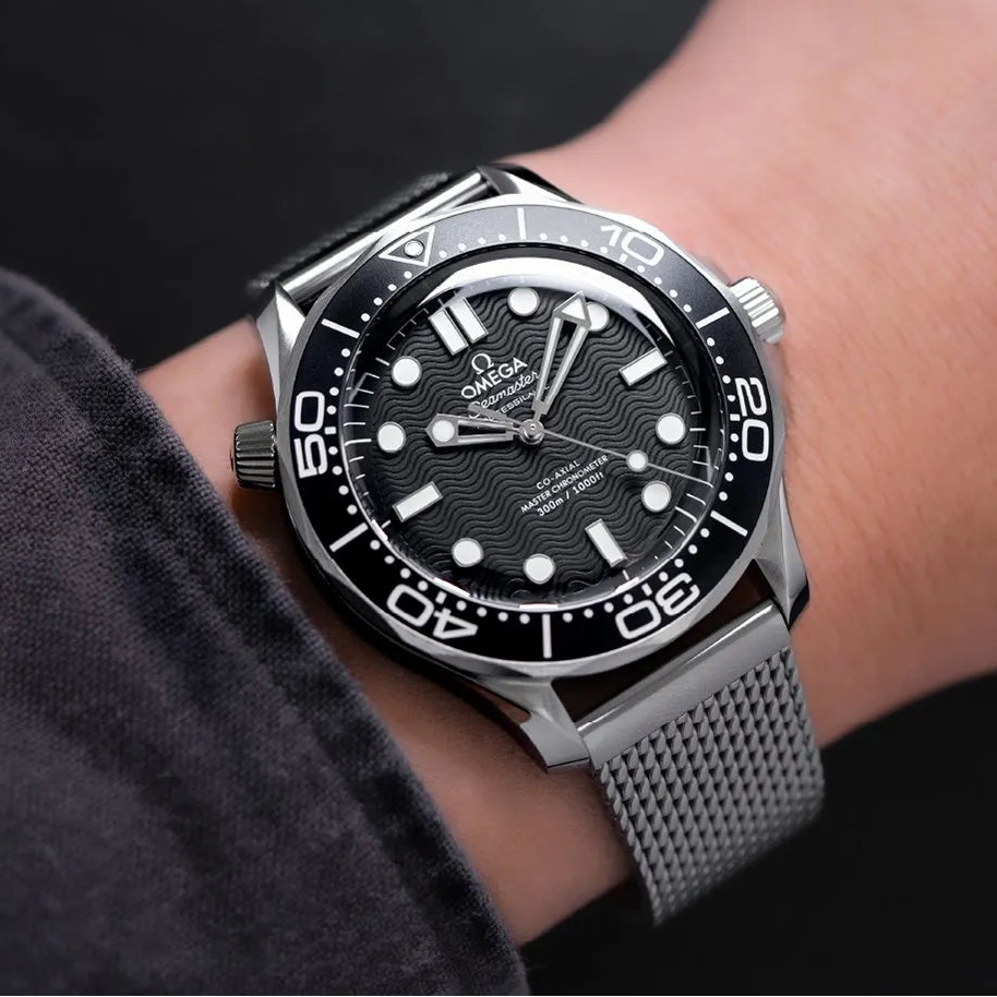 Omega Seamaster Diver 42 MM steel bracelet black