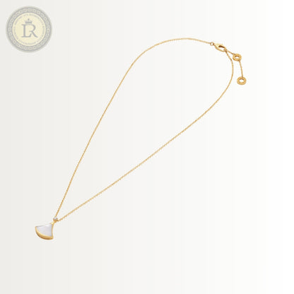 Collier Bvlgari Divas’ Dream Nacre, or jaune