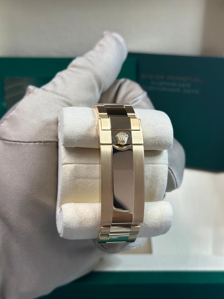 Montre Rolex Submariner Date Gold cadran Noir