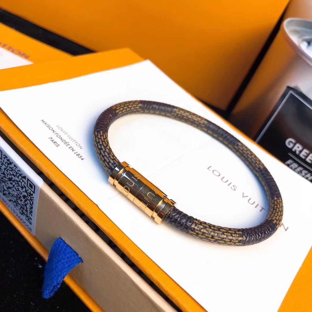 Bracelet cuir magnétique LOUIS VUITTON