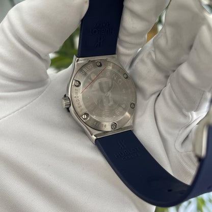 Hublot Classic Fusion bleu pour femme