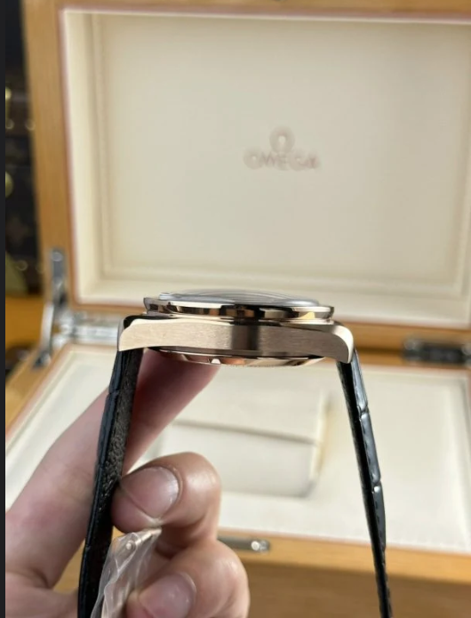 Omega Speedmaster Moonshine Cuir Noir