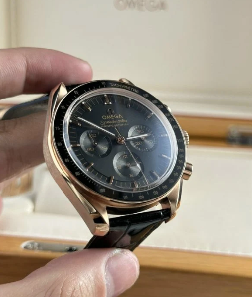 Omega Speedmaster Moonshine Cuir Noir