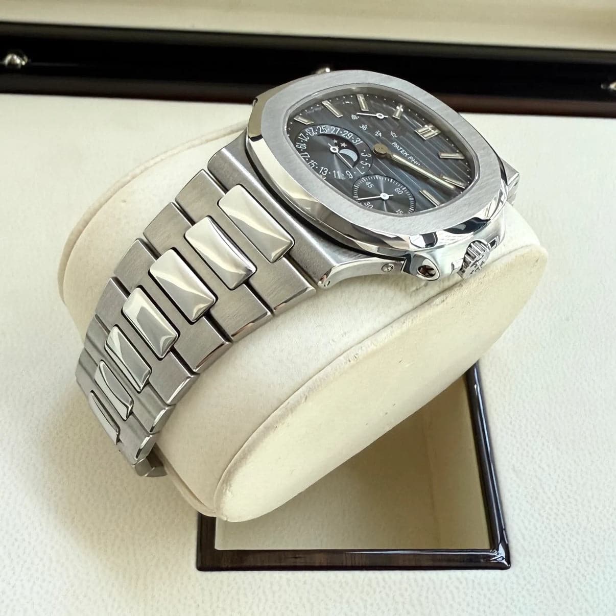 Patek Philippe Nautilus silver