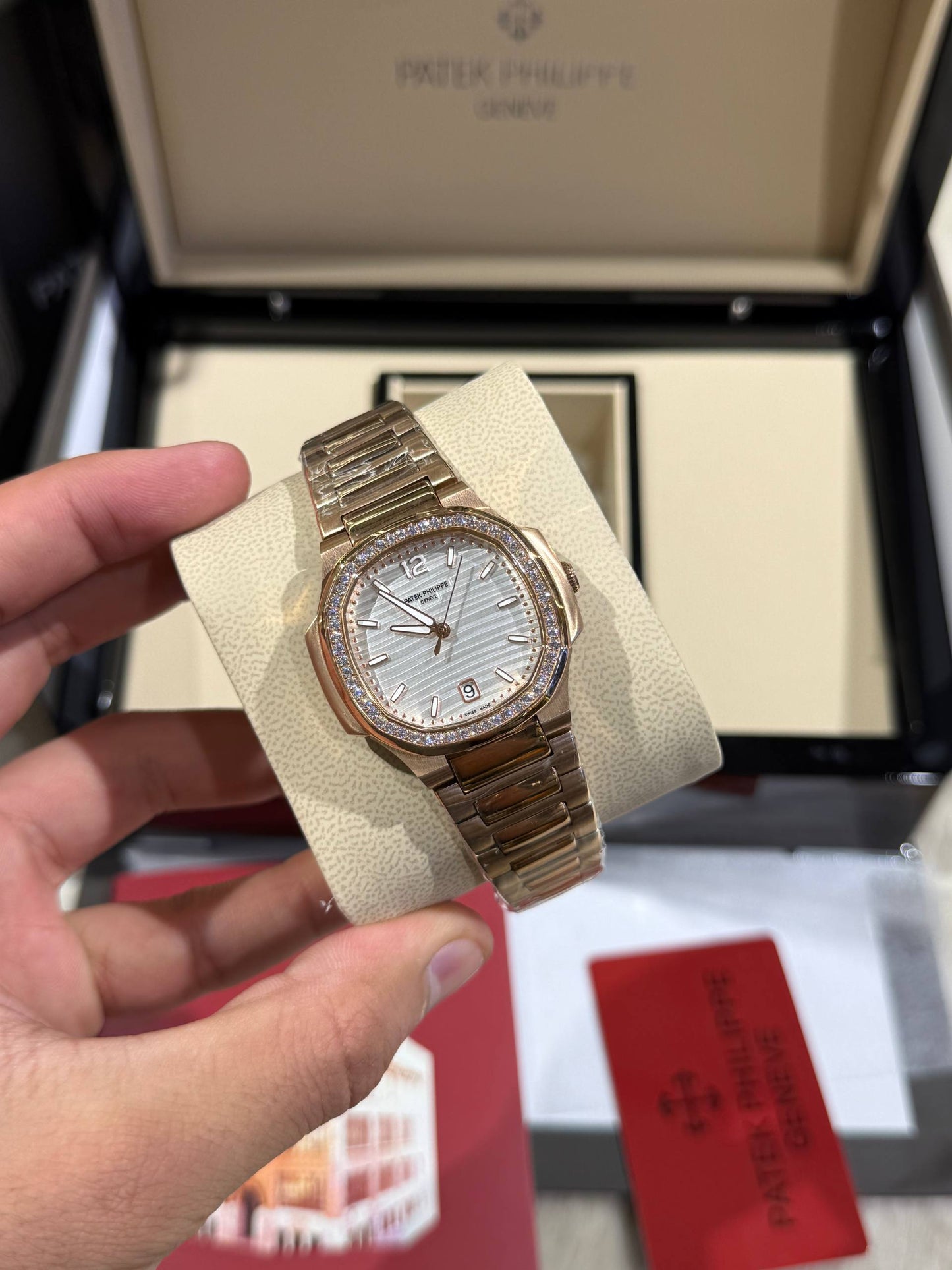 Patek Philippe femme Bronze serti blanc
