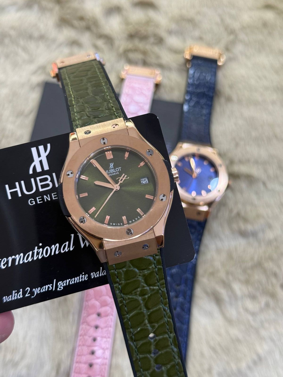 Hublot pour femme vert cuir