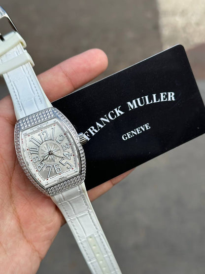 Franck Muller Cintrée Curvex Édition Blanche Sertie de Diamants