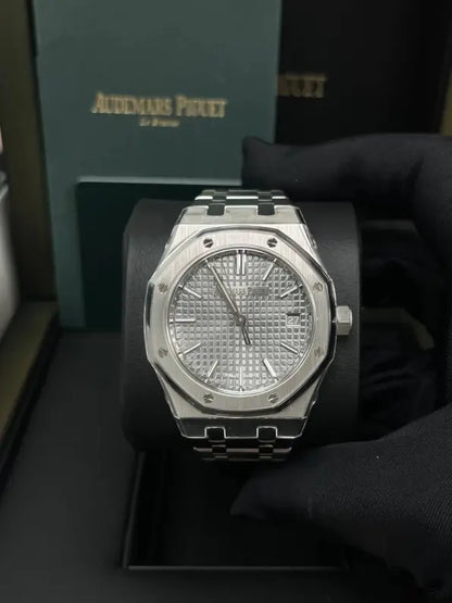 Audemars Piguet Royal Oak Fond Blanc. Homme